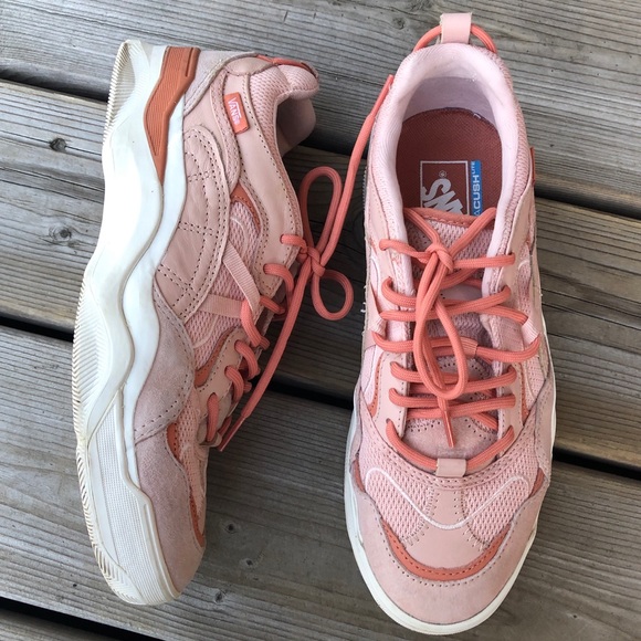 Vans Shoes - Vans Off the Wall Shoes Ultracush Varix WC Tonal Spanish Vila Sneakers Women’s 9